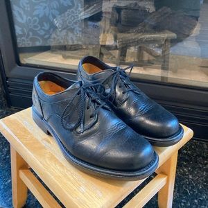 Men’s Timberland black leather comfort waterproof lace up shoes. Size 8.